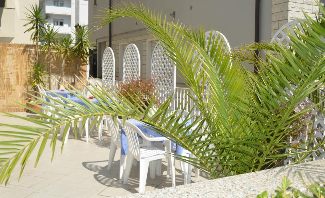Hotel Karin Marebello Exteriér fotografie