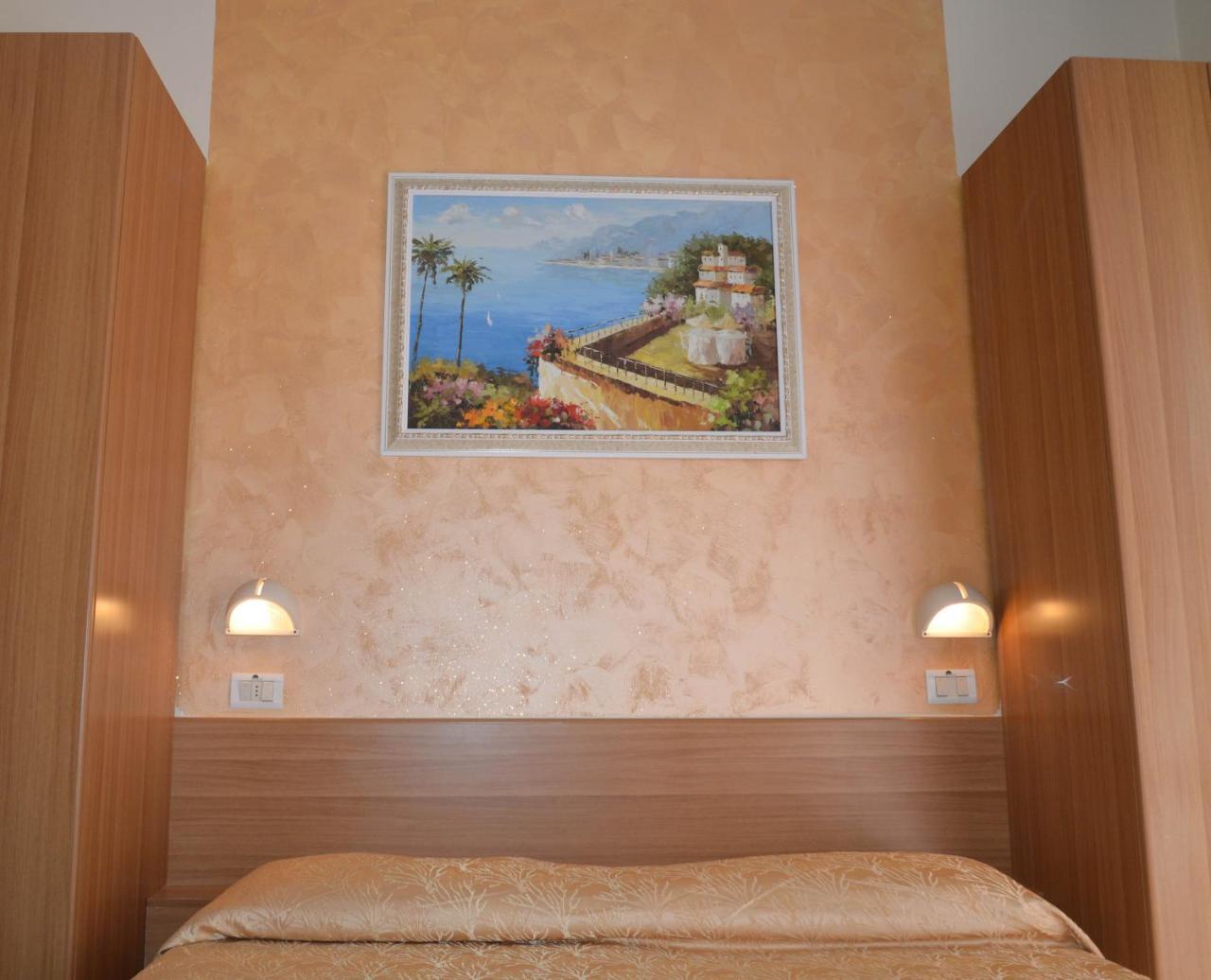Hotel Karin Marebello Exteriér fotografie