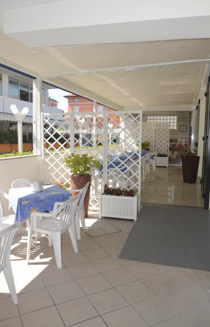Hotel Karin Marebello Exteriér fotografie