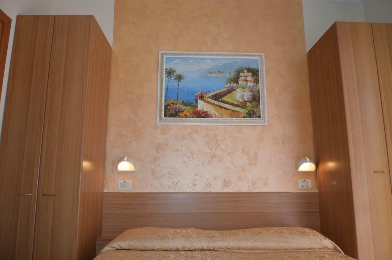 Hotel Karin Marebello Exteriér fotografie
